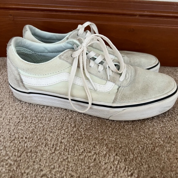 Vans - Picture 3 of 5